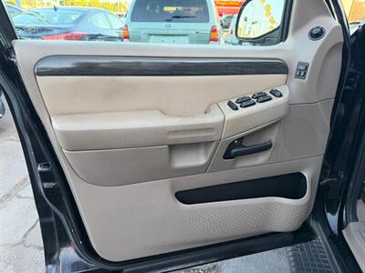 2002 Ford Explorer Limited   - Photo 15 - Los Angeles, CA 91306