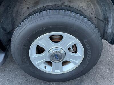 2002 Ford Explorer Limited   - Photo 13 - Los Angeles, CA 91306