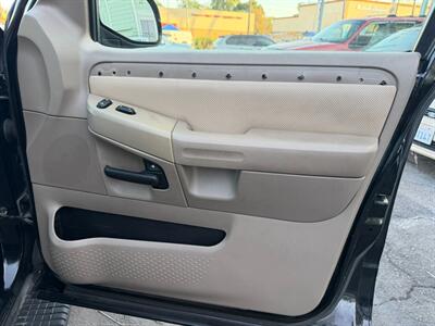2002 Ford Explorer Limited   - Photo 41 - Los Angeles, CA 91306
