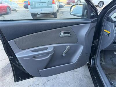 2006 Kia Rio5 SX - Photo 15 - Los Angeles, CA 91306