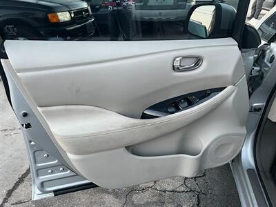 2011 Nissan LEAF SL   - Photo 15 - Los Angeles, CA 91306