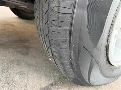 2000 Dodge Durango SLT   - Photo 14 - Los Angeles, CA 91306