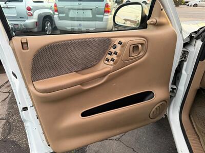 2000 Dodge Durango SLT   - Photo 15 - Los Angeles, CA 91306