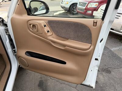 2000 Dodge Durango SLT   - Photo 45 - Los Angeles, CA 91306