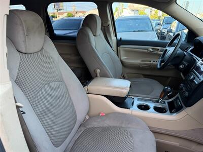 2008 Saturn Outlook XE   - Photo 38 - Los Angeles, CA 91306