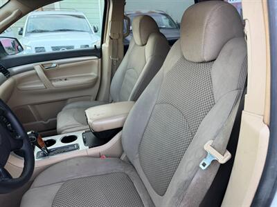 2008 Saturn Outlook XE   - Photo 16 - Los Angeles, CA 91306