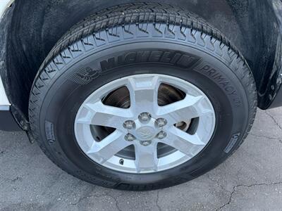 2008 Saturn Outlook XE   - Photo 12 - Los Angeles, CA 91306