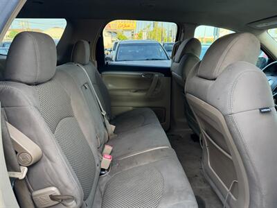 2008 Saturn Outlook XE   - Photo 39 - Los Angeles, CA 91306