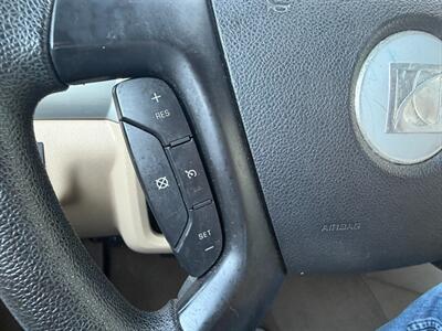 2008 Saturn Outlook XE   - Photo 48 - Los Angeles, CA 91306