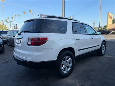 2008 Saturn Outlook XE   - Photo 7 - Los Angeles, CA 91306