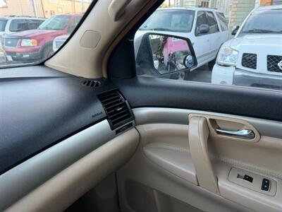 2008 Saturn Outlook XE   - Photo 43 - Los Angeles, CA 91306