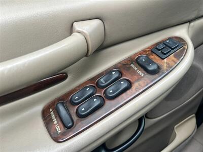 2002 Lincoln Navigator   - Photo 54 - Los Angeles, CA 91306