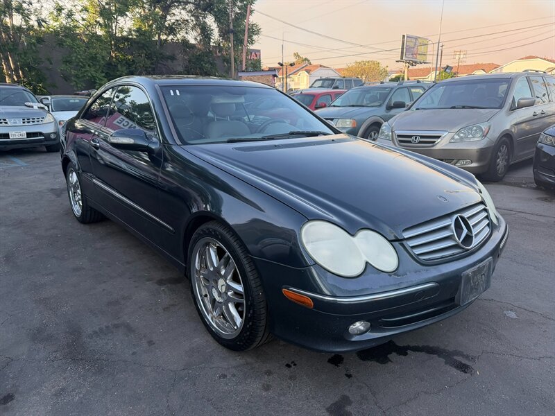 2005 Mercedes-Benz CLK CLK 320   - Photo 1 - Los Angeles, CA 91306