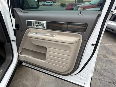 2010 Lincoln MKX - Photo 41 - Los Angeles, CA 91306