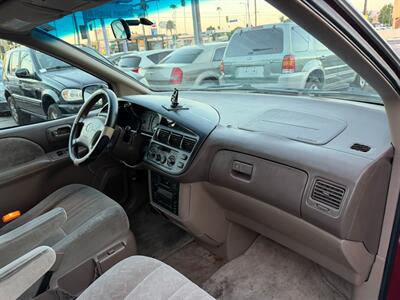 2000 Toyota Sienna LE   - Photo 41 - Los Angeles, CA 91306