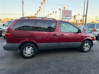 2000 Toyota Sienna LE   - Photo 5 - Los Angeles, CA 91306