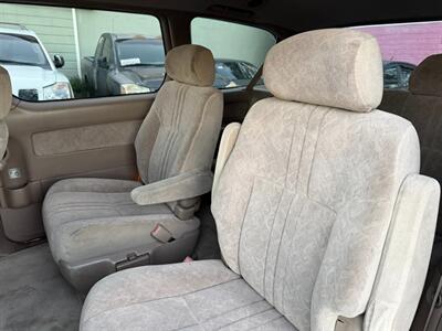2000 Toyota Sienna LE   - Photo 19 - Los Angeles, CA 91306