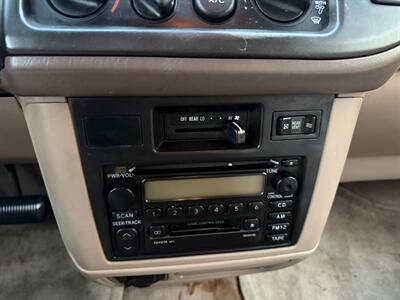 2000 Toyota Sienna LE   - Photo 50 - Los Angeles, CA 91306