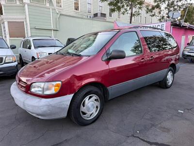 2000 Toyota Sienna LE   - Photo 12 - Los Angeles, CA 91306