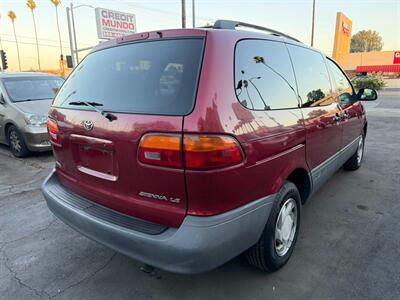 2000 Toyota Sienna LE   - Photo 8 - Los Angeles, CA 91306