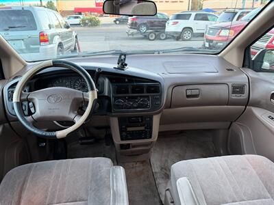 2000 Toyota Sienna LE   - Photo 24 - Los Angeles, CA 91306