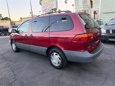 2000 Toyota Sienna LE   - Photo 31 - Los Angeles, CA 91306