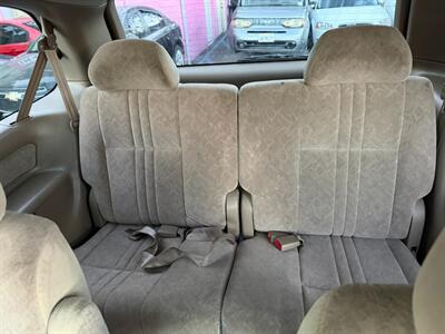 2000 Toyota Sienna LE   - Photo 20 - Los Angeles, CA 91306