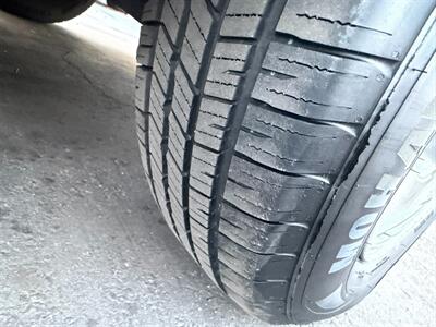 2000 Toyota Sienna LE   - Photo 14 - Los Angeles, CA 91306