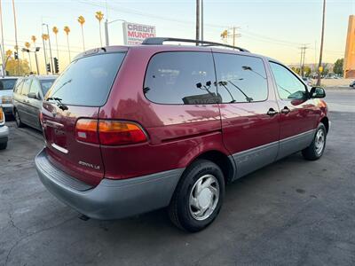 2000 Toyota Sienna LE   - Photo 7 - Los Angeles, CA 91306