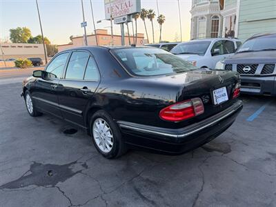 2000 Mercedes-Benz E 320   - Photo 32 - Los Angeles, CA 91306