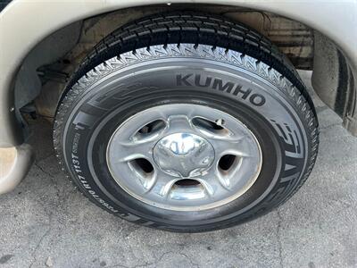 2000 Ford Expedition Eddie Bauer   - Photo 13 - Los Angeles, CA 91306