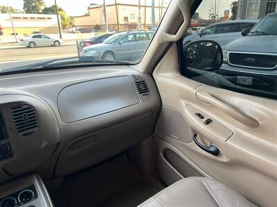 2000 Ford Expedition Eddie Bauer   - Photo 23 - Los Angeles, CA 91306