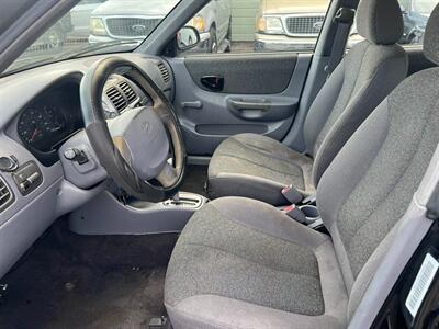 2001 Hyundai ACCENT GL   - Photo 17 - Los Angeles, CA 91306