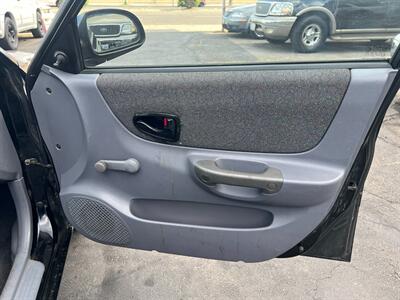 2001 Hyundai ACCENT GL   - Photo 37 - Los Angeles, CA 91306
