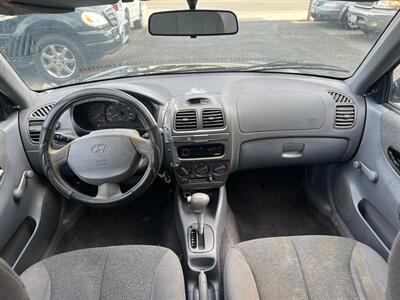 2001 Hyundai ACCENT GL   - Photo 20 - Los Angeles, CA 91306