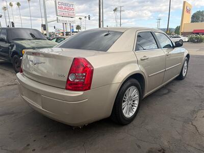 2009 Chrysler 300 LX   - Photo 8 - Los Angeles, CA 91306