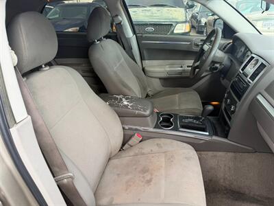 2009 Chrysler 300 LX   - Photo 24 - Los Angeles, CA 91306