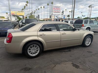 2009 Chrysler 300 LX   - Photo 6 - Los Angeles, CA 91306