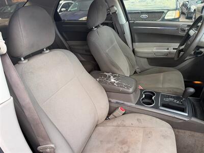 2009 Chrysler 300 LX   - Photo 41 - Los Angeles, CA 91306