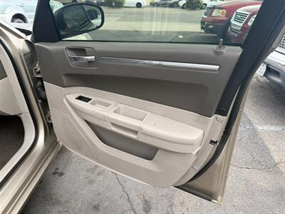 2009 Chrysler 300 LX   - Photo 22 - Los Angeles, CA 91306