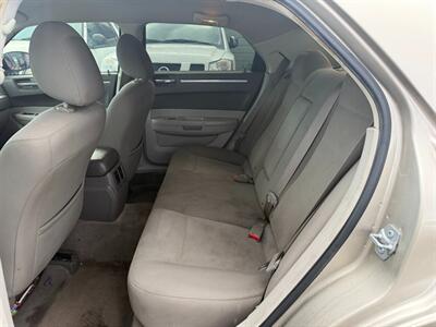 2009 Chrysler 300 LX   - Photo 18 - Los Angeles, CA 91306