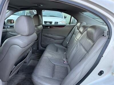 2002 Lexus ES 300   - Photo 18 - Los Angeles, CA 91306