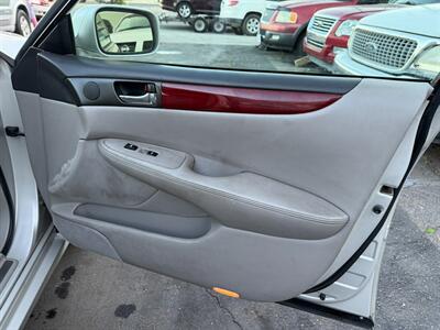 2002 Lexus ES 300   - Photo 39 - Los Angeles, CA 91306
