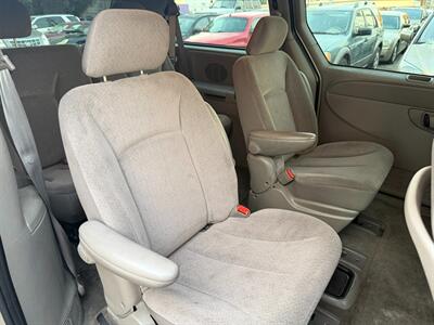 2002 Chrysler Town and Country EX   - Photo 42 - Los Angeles, CA 91306