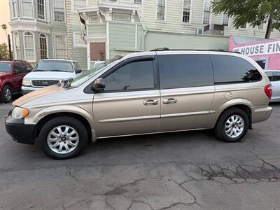 2002 Chrysler Town and Country EX   - Photo 11 - Los Angeles, CA 91306