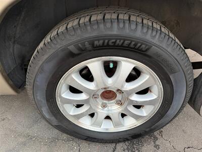 2002 Chrysler Town and Country EX   - Photo 13 - Los Angeles, CA 91306