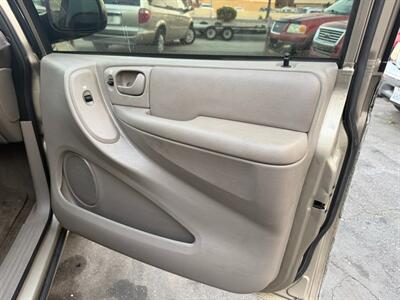 2002 Chrysler Town and Country EX   - Photo 39 - Los Angeles, CA 91306