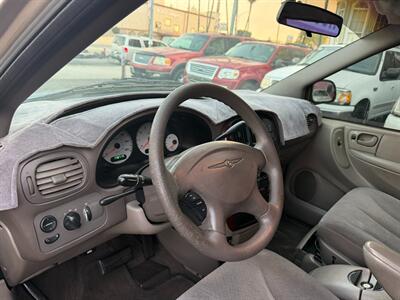 2002 Chrysler Town and Country EX   - Photo 16 - Los Angeles, CA 91306