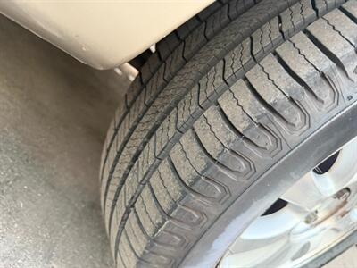 2002 Chrysler Town and Country EX   - Photo 14 - Los Angeles, CA 91306
