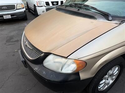 2002 Chrysler Town and Country EX   - Photo 58 - Los Angeles, CA 91306